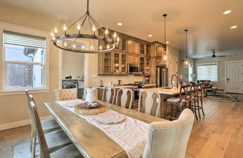 Flagstaff House | Hot Tub and Fire Pit Modern Flagstaff Home