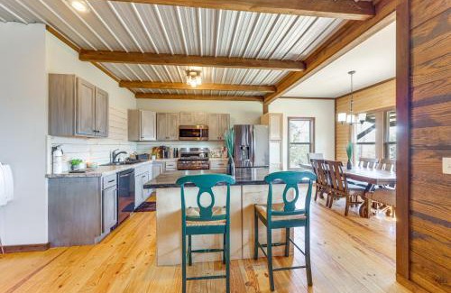 Altoona House | Hot Tub and Grill Mtn-View Altoona Cabin