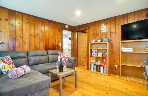 South Yarmouth House | Hot Tub and Kayaks Dog-Friendly House in Yarmouth