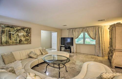 Hot Springs House | Hot Tub and Yard Spacious Hot Springs Home!