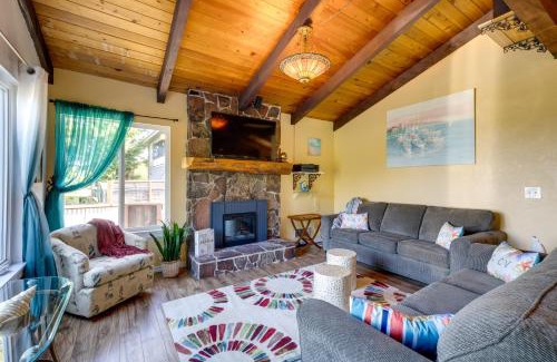 Waldport House | Hot Tub, Deck and Views Waldport Getaway!