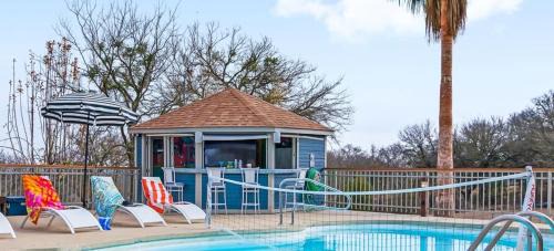Manor House | Hot Tub Pool Gameroom ~ Guesthouse ~ Holiday Fun