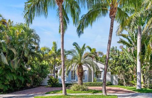 Old Northwood Historic District House | Hot Tub Pool Oasis, Near Dt & Beach Scene