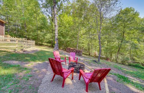 Fayetteville House | Hot Tub Soaks and Outdoor Fun Fayetteville Cabin