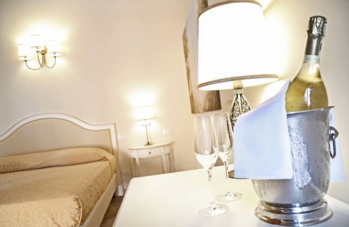 Corte de'Cortesi Con Cignone Hotel | Hotel Villa Borghesi