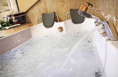 Corte de'Cortesi Con Cignone Hotel | Hotel Villa Borghesi