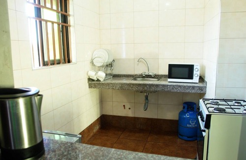 Entebbe Hotel | Hotel 4 Penguins