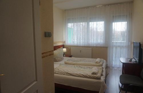 Ajka Hotel | Hotel Ajka Üzletház Panzió Ajka