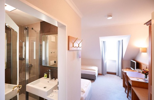Hallbergmoos Hotel | Hotel Alter Wirt