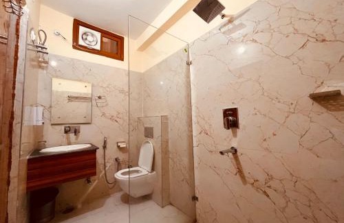 Amritsar Hotel | Hotel Amritsar View with Swimming Pool - Best Selling Hotel in Amritsar near Golden Temple