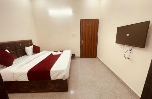 Chhata Hotel | Hotel Anand Palace - Top Rated ! Most Awarded ! Lift ! Family Friendly ! Budget Friendly