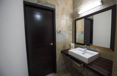 Tuxtla Gutierrez Hotel | Hotel Andiroba Palace