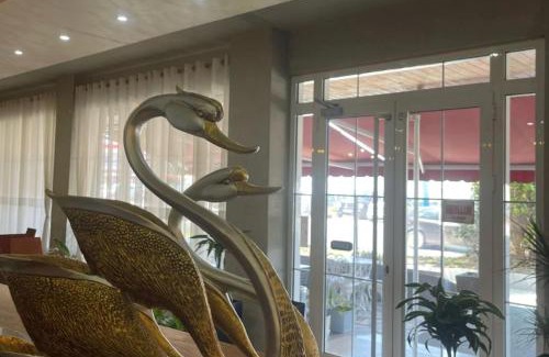 Mbrostar-Urë Hotel | Hotel Aulona