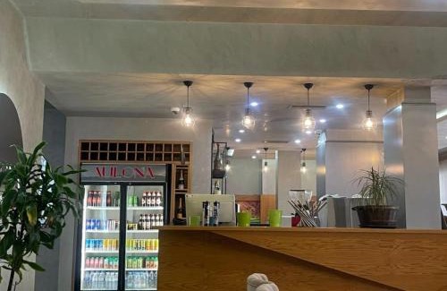 Mbrostar-Urë Hotel | Hotel Aulona