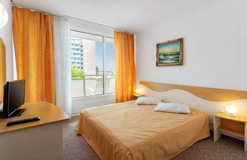 Saturn Hotel | Hotel Balada