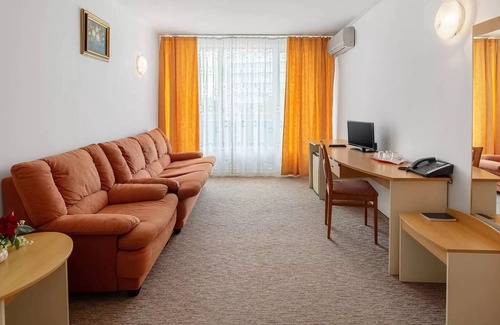 Saturn Hotel | Hotel Balada