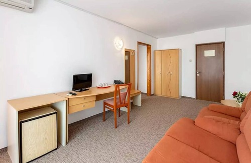 Saturn Hotel | Hotel Balada