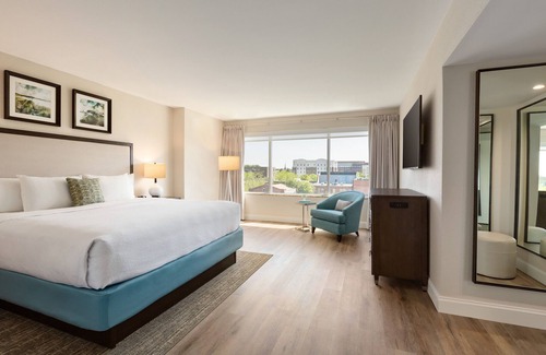 Downtown Wilmington Hotel | Hotel Ballast Wilmington, Tapestry Collection by Hilton