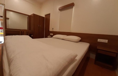 Shivajinagar Hotel | Hotel Bhooshan, Shivajinagar, Pune