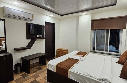 Kolar Road Hotel | HOTEL BONSAI