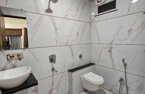 Kolar Road Hotel | HOTEL BONSAI