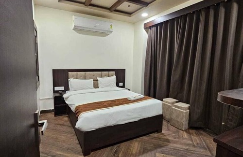 Kolar Road Hotel | HOTEL BONSAI