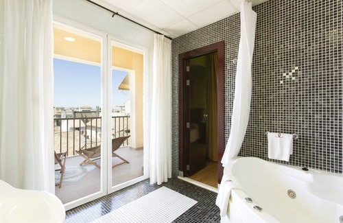 Central District Hotel | Hotel Carlos V