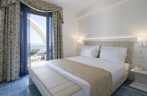 Santa Marinella Hotel | Hotel Cavalluccio Marino