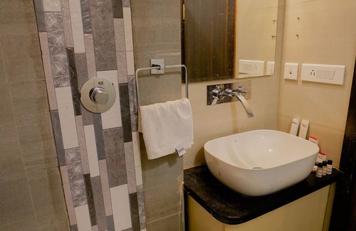 Jagatpura Hotel | Hotel Cheelgadi