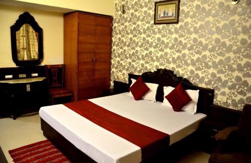 Sector 22 Hotel | Hotel City Paradise
