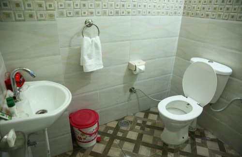 Sector 45 Hotel | Hotel Diamond Leaf