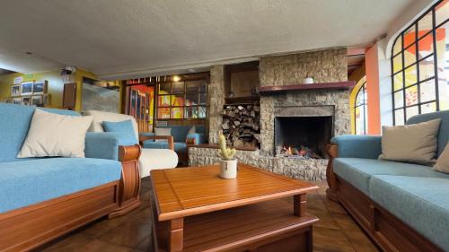 Salinas Hotel | HOTEL EL REFUGIO, Salinerito