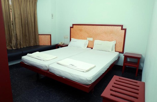 Thampanoor Hotel | Hotel Elisa International Tourist Home