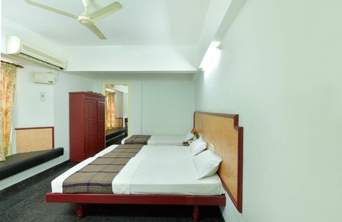 Thampanoor Hotel | Hotel Elisa International Tourist Home