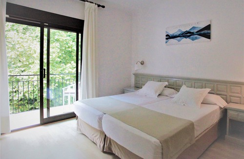 Macanet de Cabrenys Hotel | Hotel Els Caçadors de Maçanet
