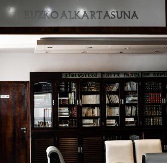 Macachin Hotel | Hotel Euzko Alkartasuna