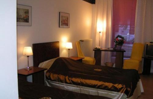 Worringen House | Hotel Gasthaus Krone