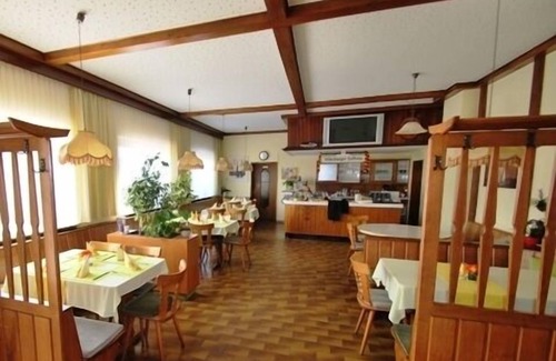 Oberthulba Hotel | Hotel-Gasthof am Waldeck