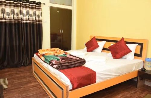 Varanasi Hotel | Hotel GRG Varanasi Paradise Varanasi - Perfect Location - Parking Facilities - Restaurant Available