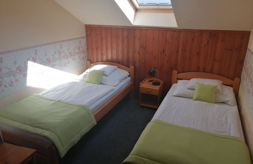 Zsorifurdo Hotel | Hotel Hajnal
