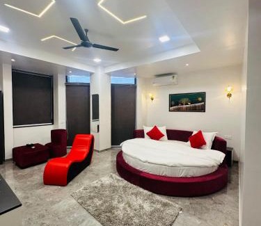 Aundh Hotel | Hotel Hill Top Inn -Near Baner Rd Pune