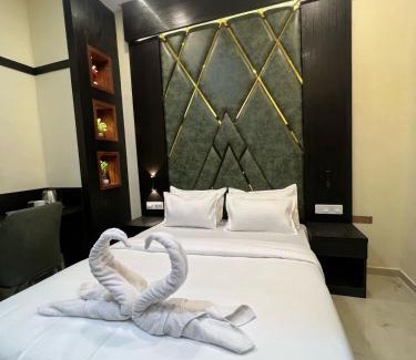 Vile Parle House | Hotel Horizon
