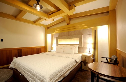 Dongnae District Hotel | Hotel King