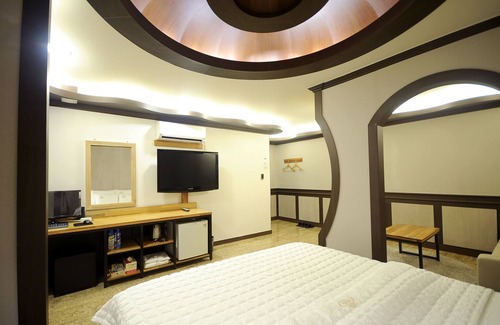Dongnae District Hotel | Hotel King