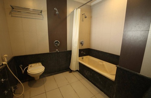 Kolhapur Hotel | Hotel Kohinoor Square