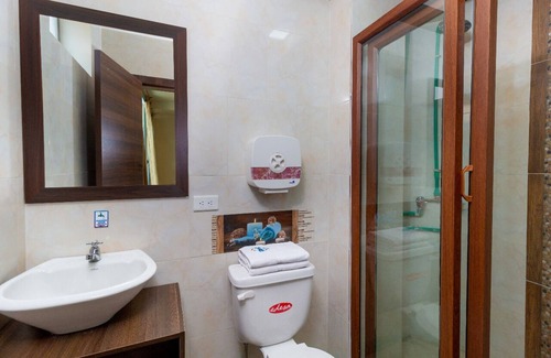 Banos de Agua Santa Hotel | Hotel La Cumbre by Team Adventure