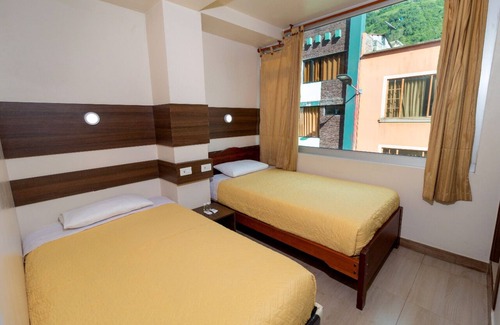 Banos de Agua Santa Hotel | Hotel La Cumbre by Team Adventure