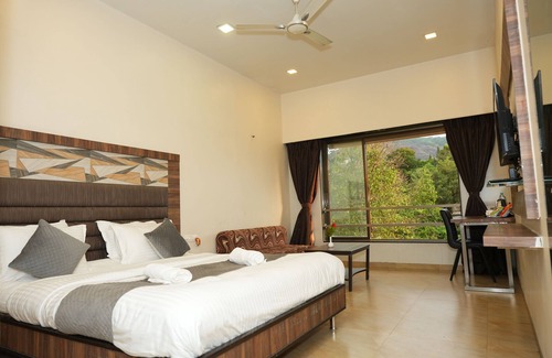 St.Stanislaus Villa Hotel | Hotel Lalit Inn By Royalstay