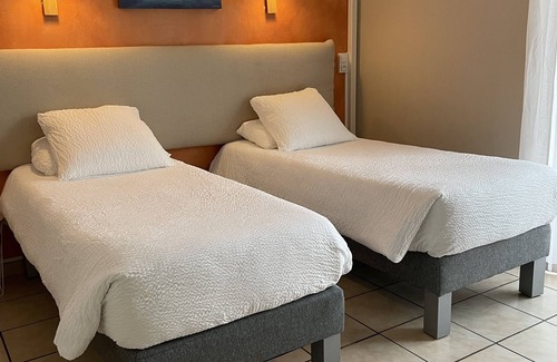 Roquemaure Hotel | Hotel Le Clément V