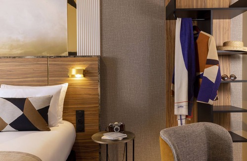 Saint-Vincent-de-Paul Hotel | Hotel Le Rocroy